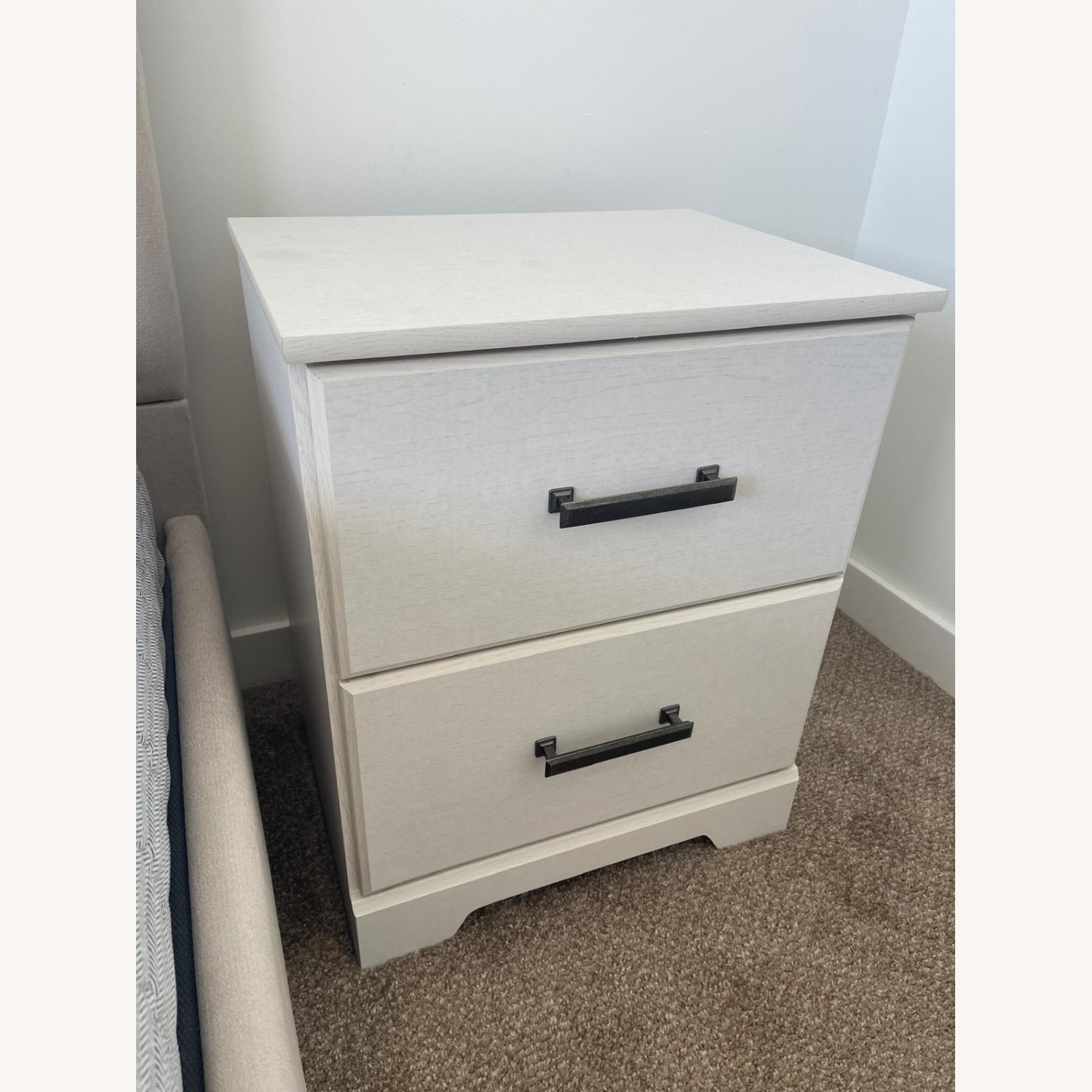 Ashley Furniture Stelsie 21" 2 Drawer Nightstand - image-2