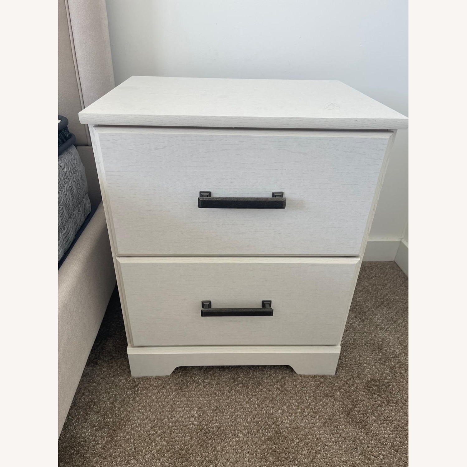 Ashley Furniture Stelsie 21" 2 Drawer Nightstand - image-1