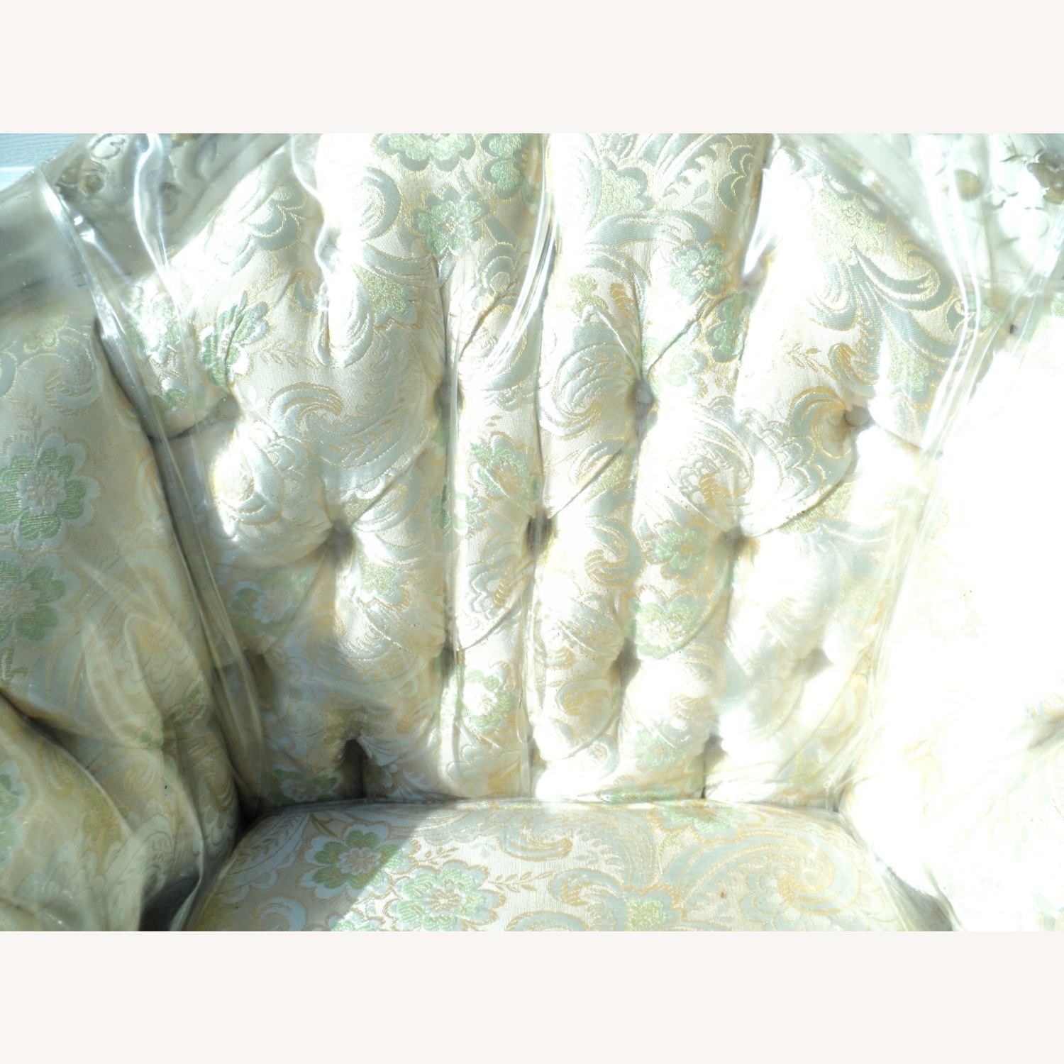 1970 French Provincial Cream/Gold Floating Chair - image-5
