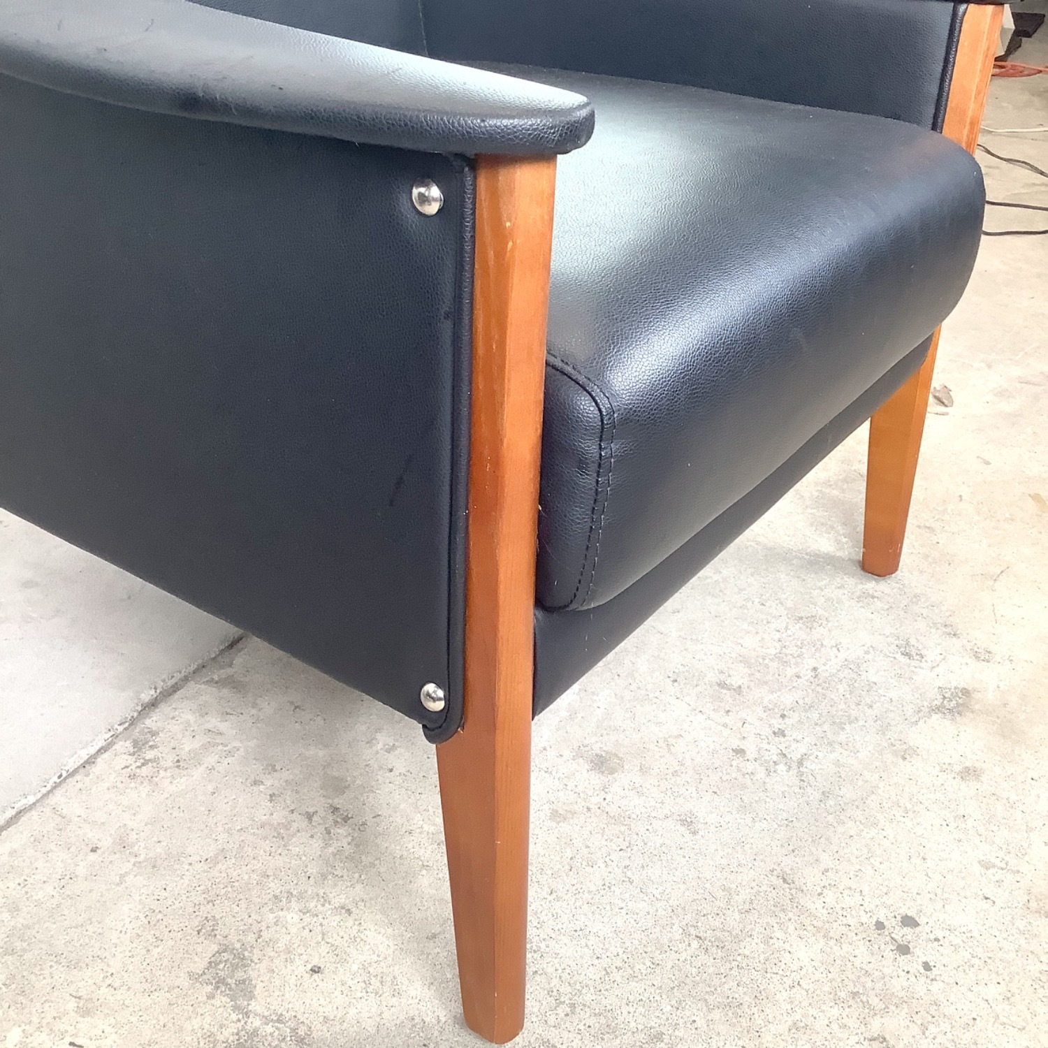 Pair Black Leather Armchairs after Gio Ponti - image-11