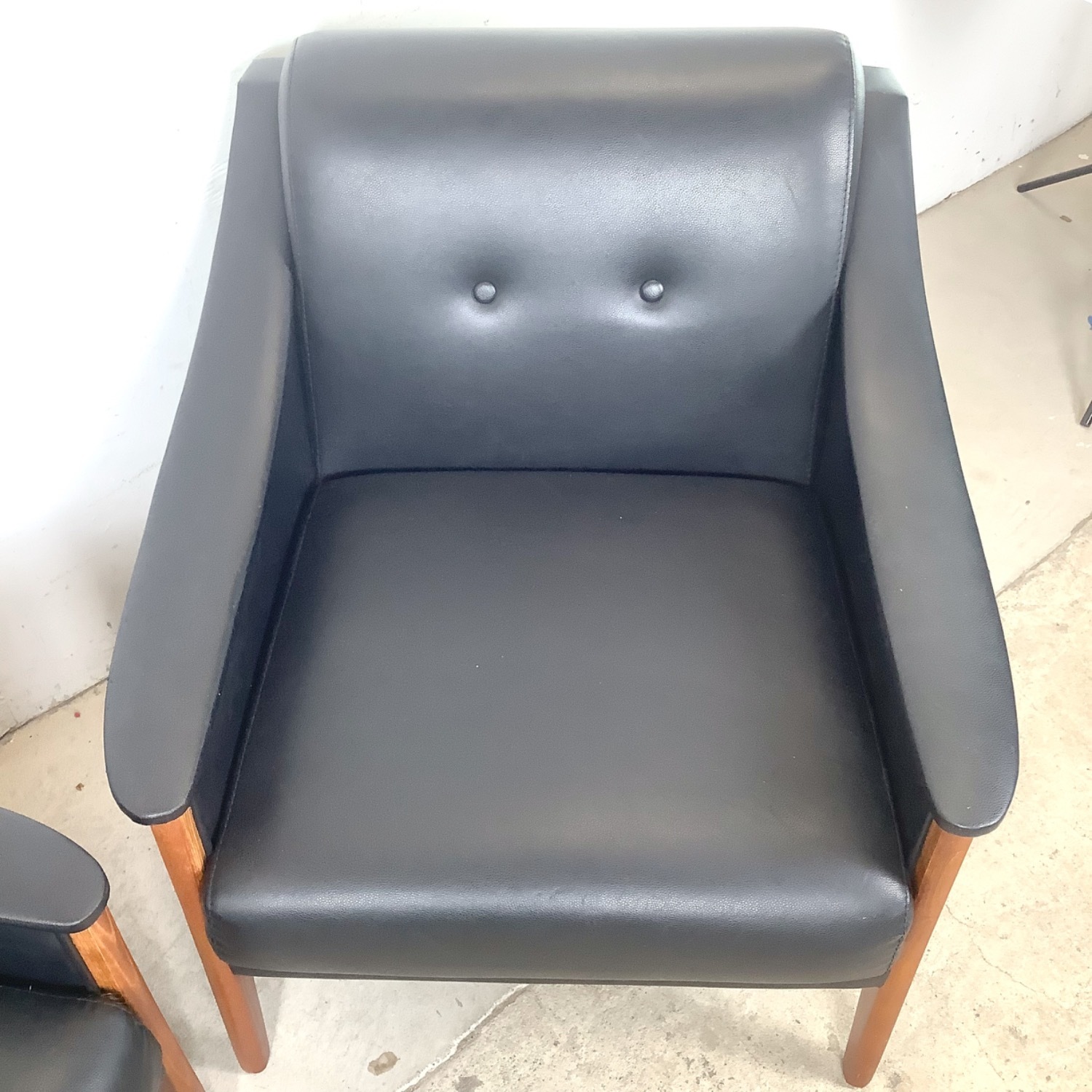 Pair Black Leather Armchairs after Gio Ponti - image-4