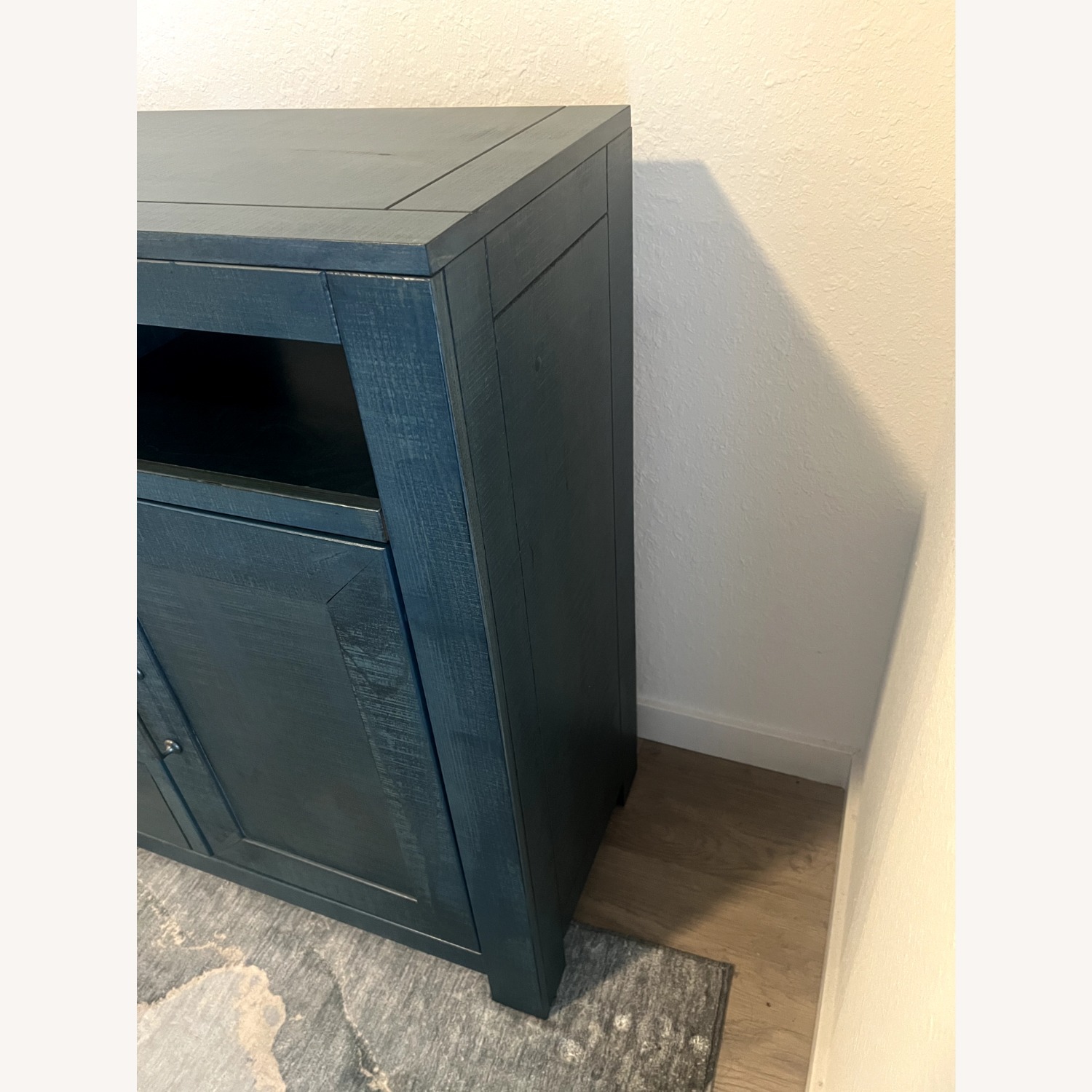 Rooms To Go Abbey Springs Blue Console - image-7