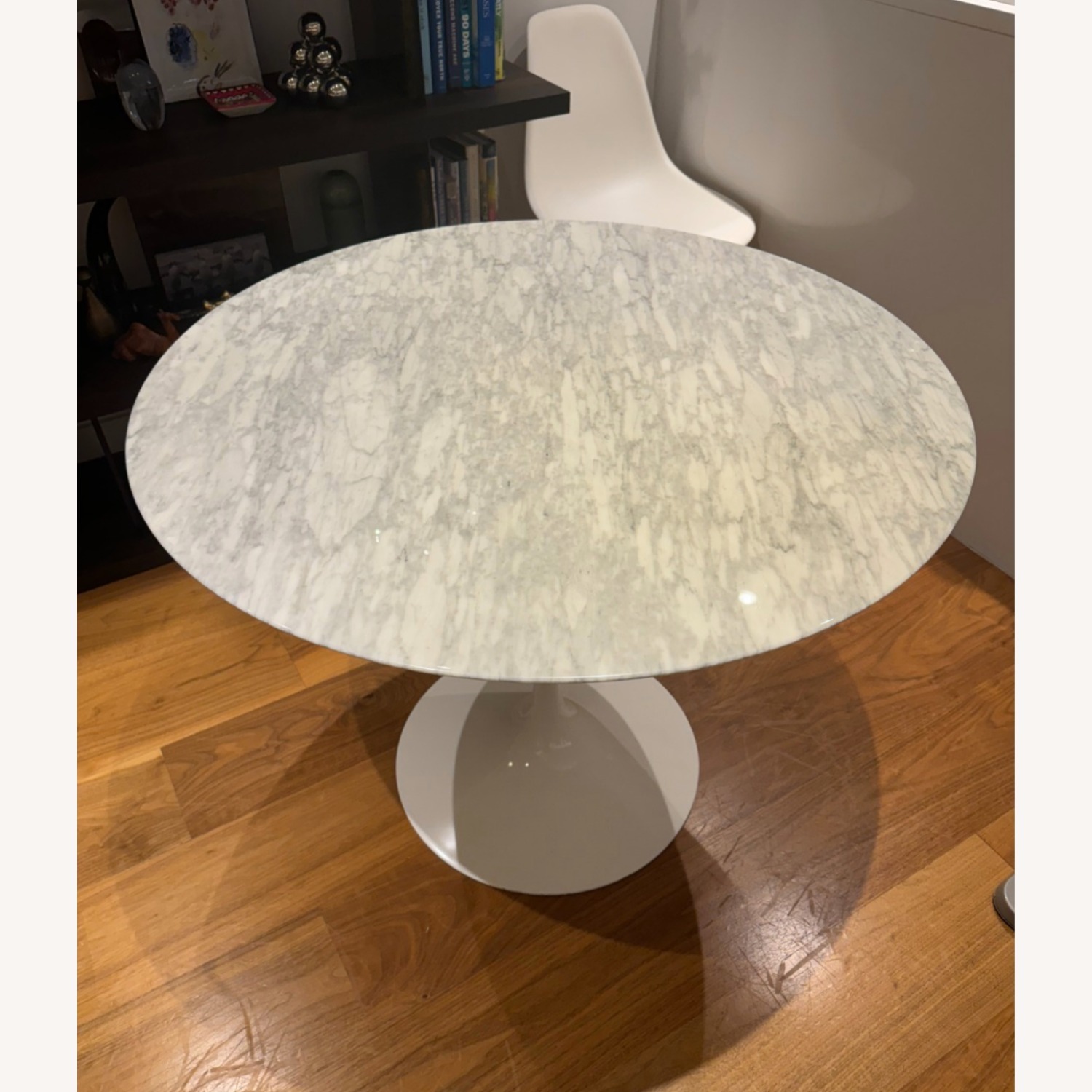 Knoll Saarinen Tulip Round Marble Dining Table - image-1