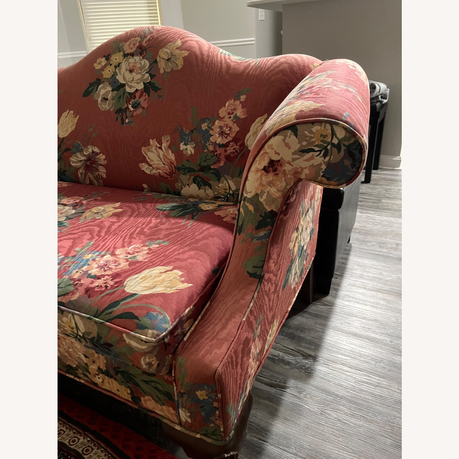 Ethan Allen Vintage Rose Sofa - image-5