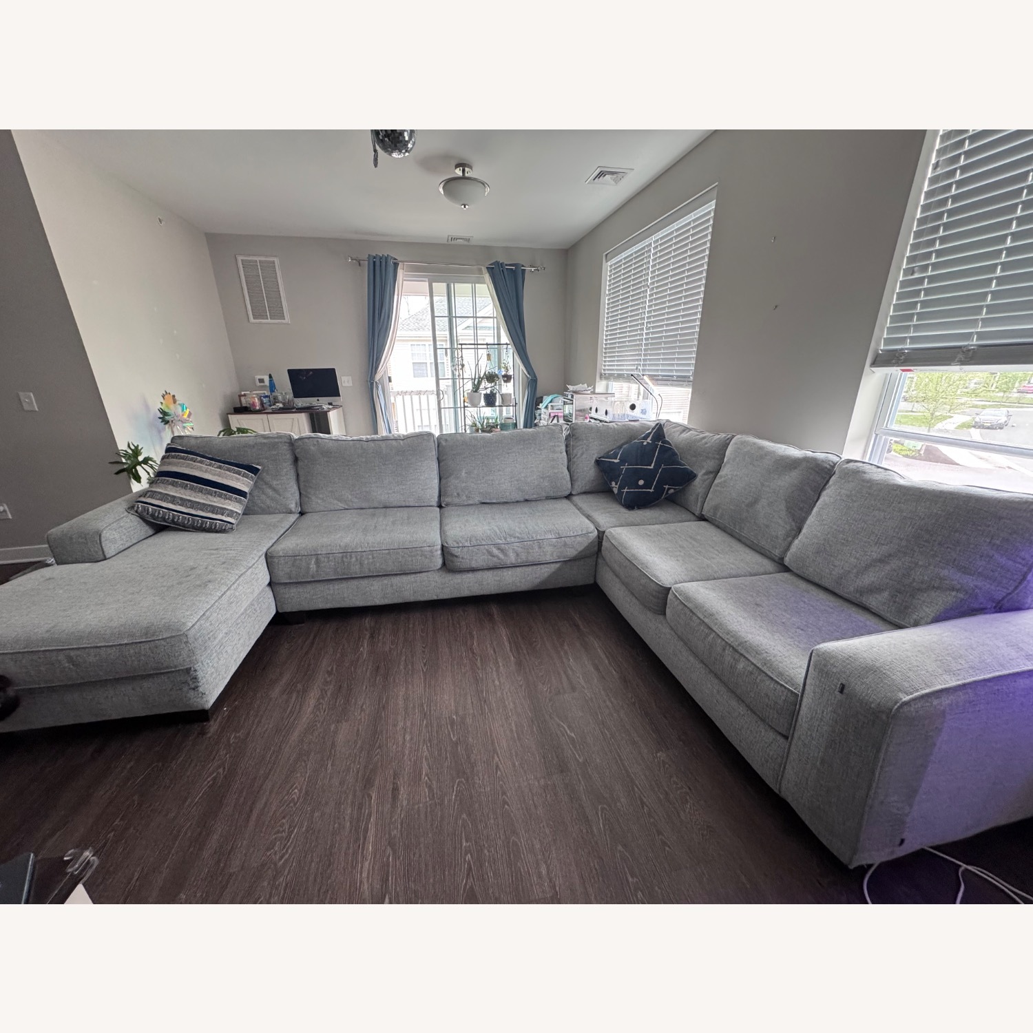Raymour & Flanigan Light Gray 3+ Piece Sectional - image-1