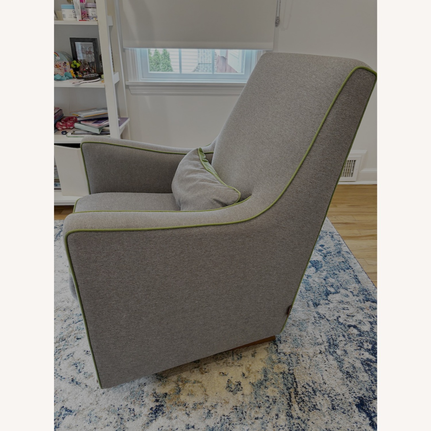Monte Design Light Gray Fabric Nursing Chair - image-3