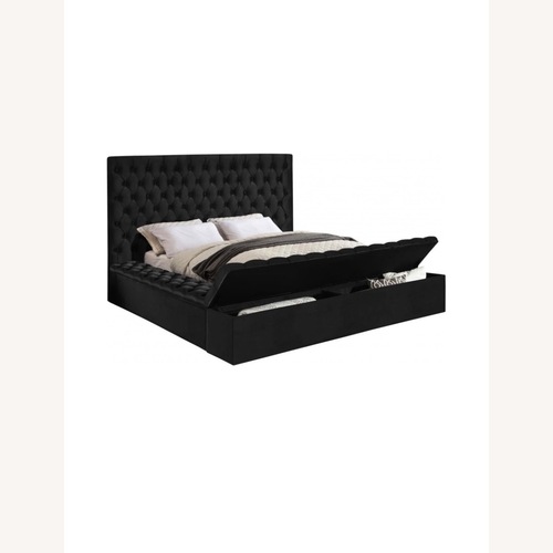 Used Home Meridian Black Wood Full Bed for sale on AptDeco