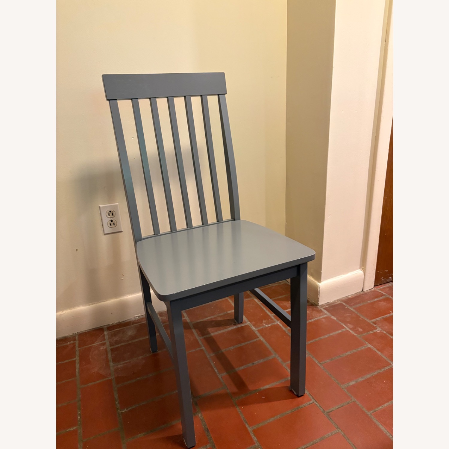 Table and 3 Chairs - image-2