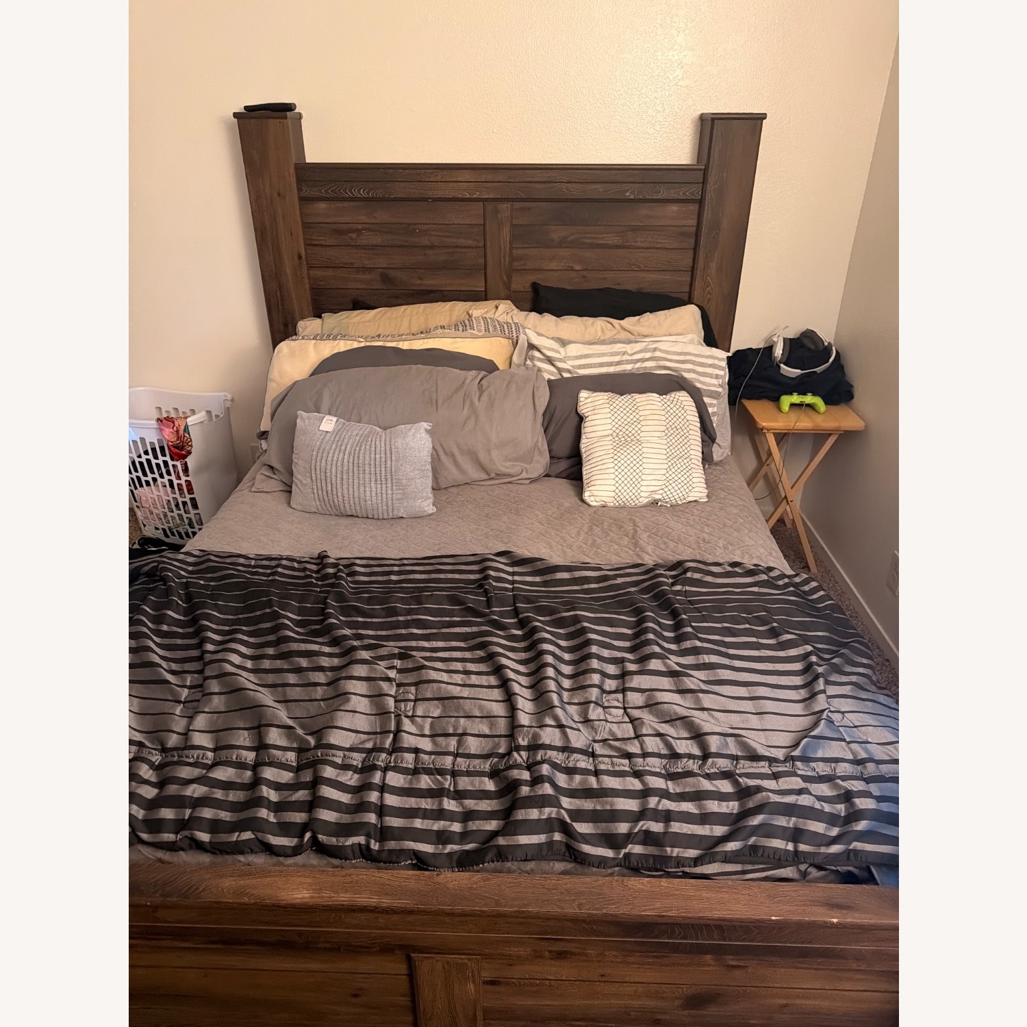 Light Gray Wood Queen Bed - image-2