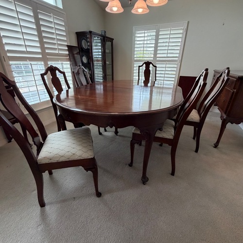 Used Vintage Queen Anne Mahogany Dining Table Set for sale on AptDeco