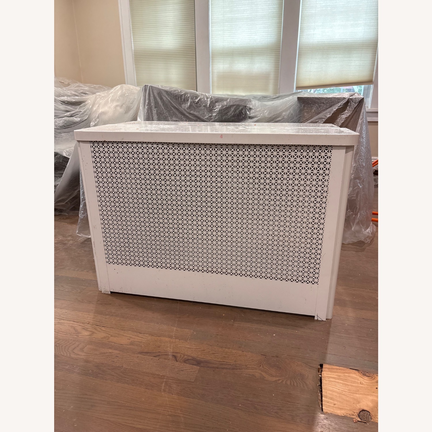 White Metal Wall Unit - image-2