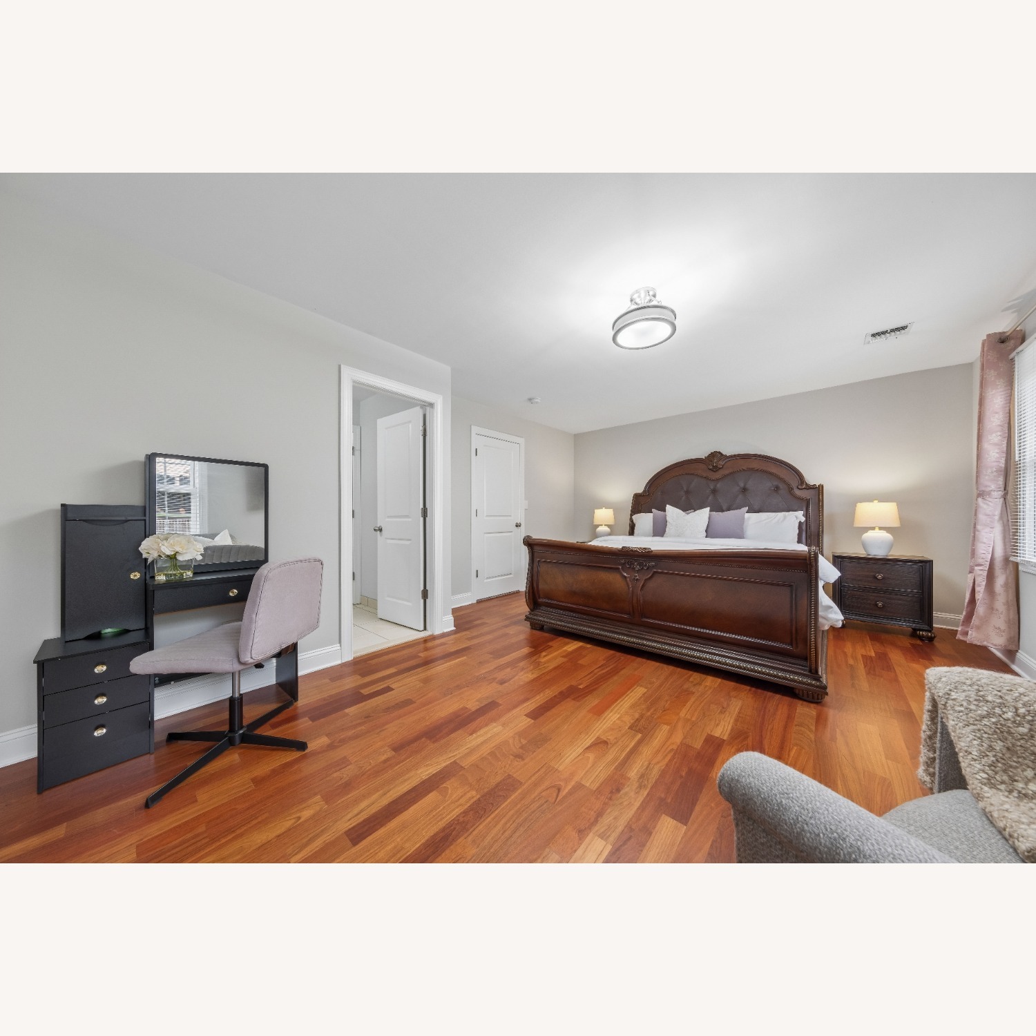 Raymour & Flanigan Wilshire King Sleigh Bed - image-3