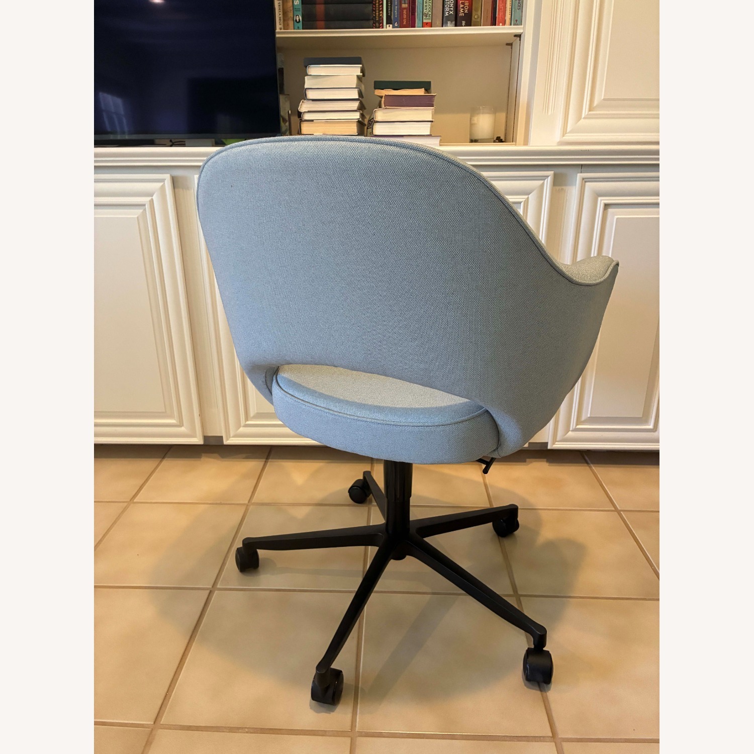 Knoll Saarinen Executive Swivel Armchair - image-3