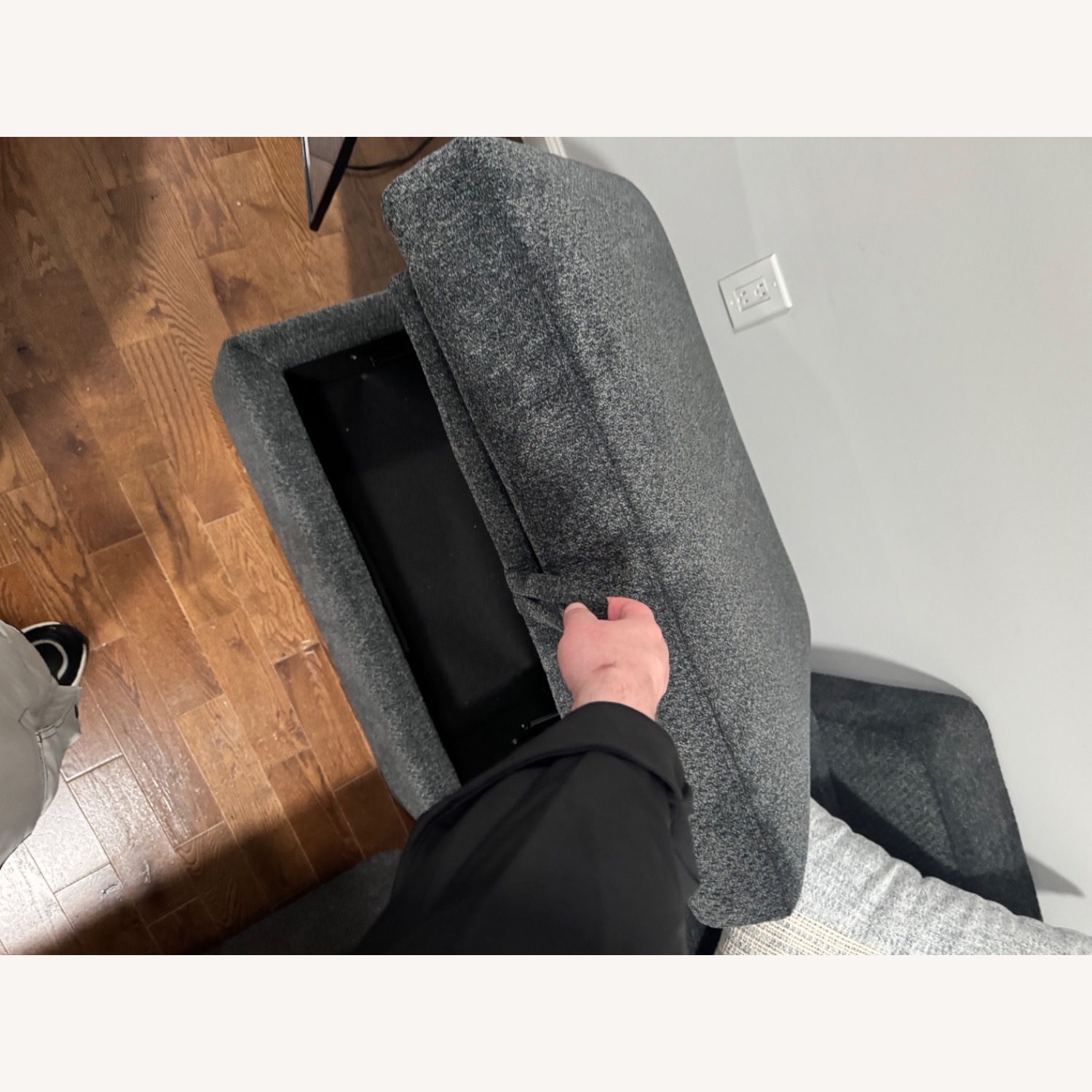 Sleeper Couch W Movable Footrest W Storage - image-2