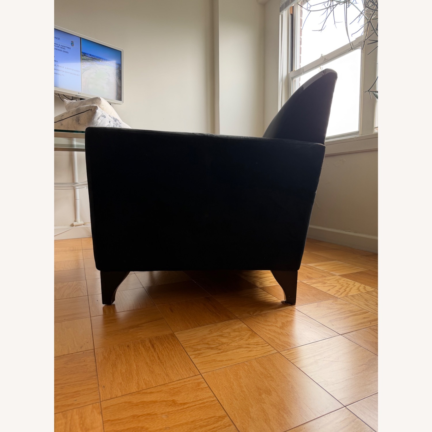 Jensen-Lewis 3+ Seater Sofa - image-3
