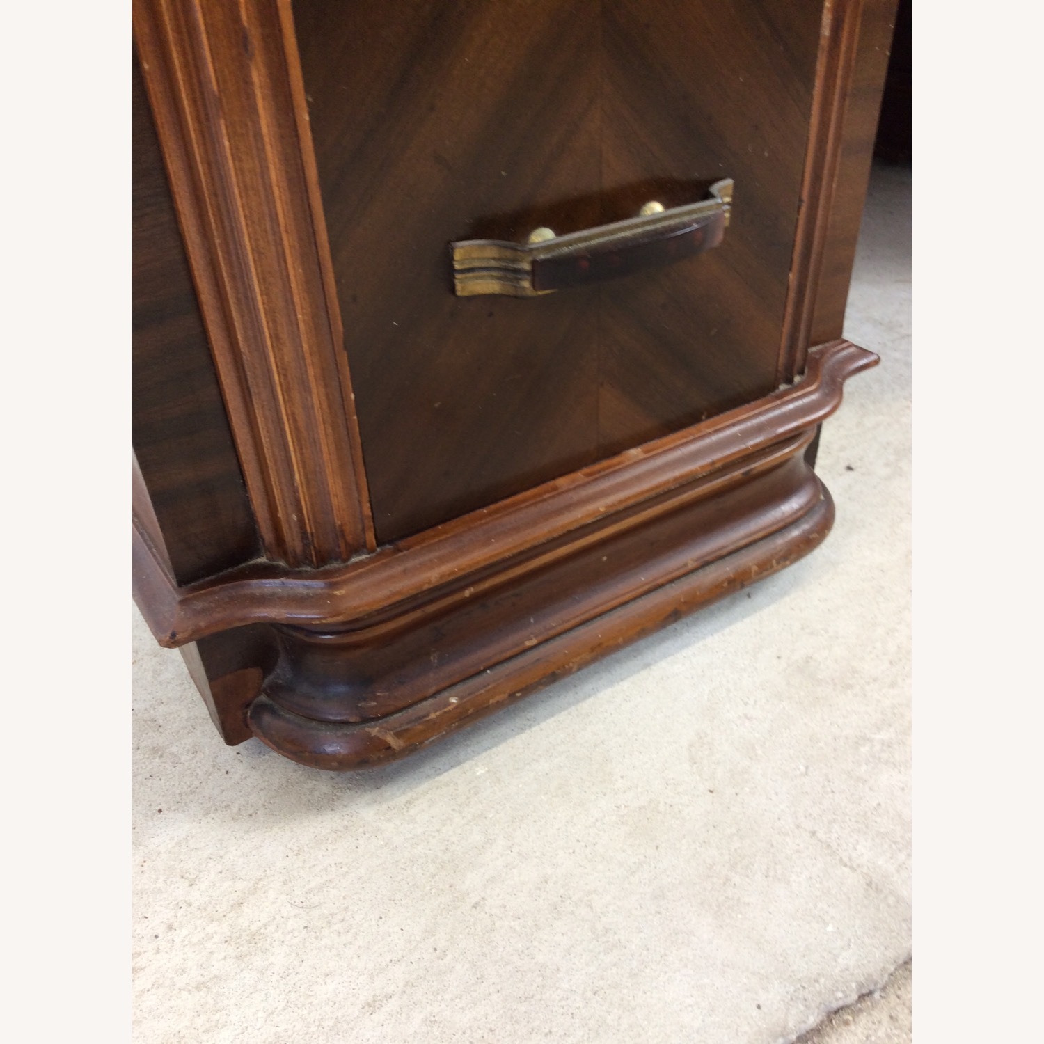 Art Deco Vanity with Round Mirror - image-14