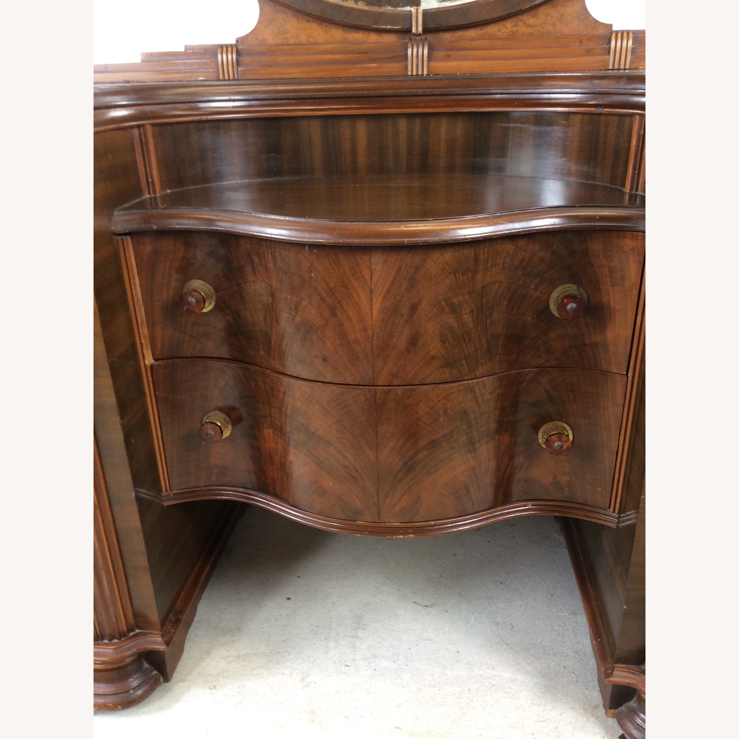 Art Deco Vanity with Round Mirror - image-15