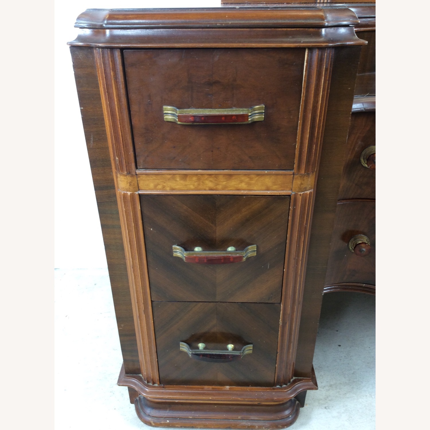 Art Deco Vanity with Round Mirror - image-12