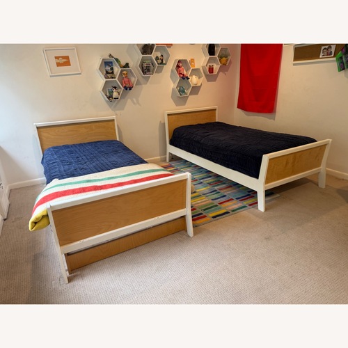 Used Oeuf Sparrow Twin Bed for sale on AptDeco