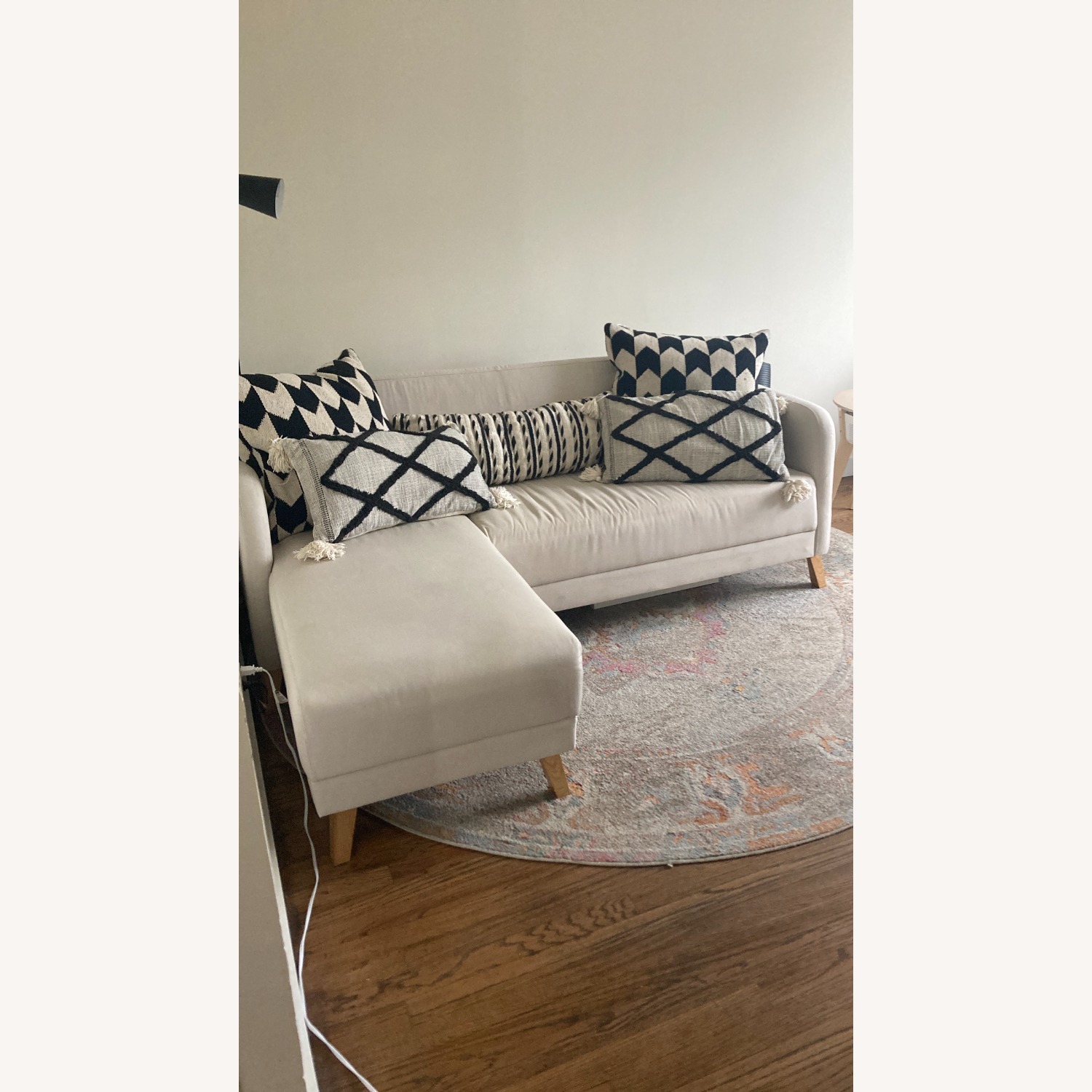 Safavieh Light Blue 8' x 8' Medici Round Rug - image-3