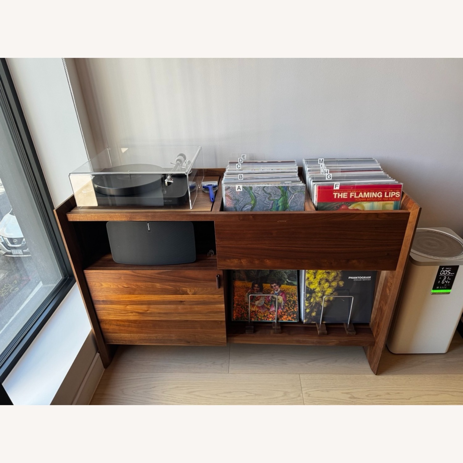 Symbol Unison 52″ Record Stand - image-2