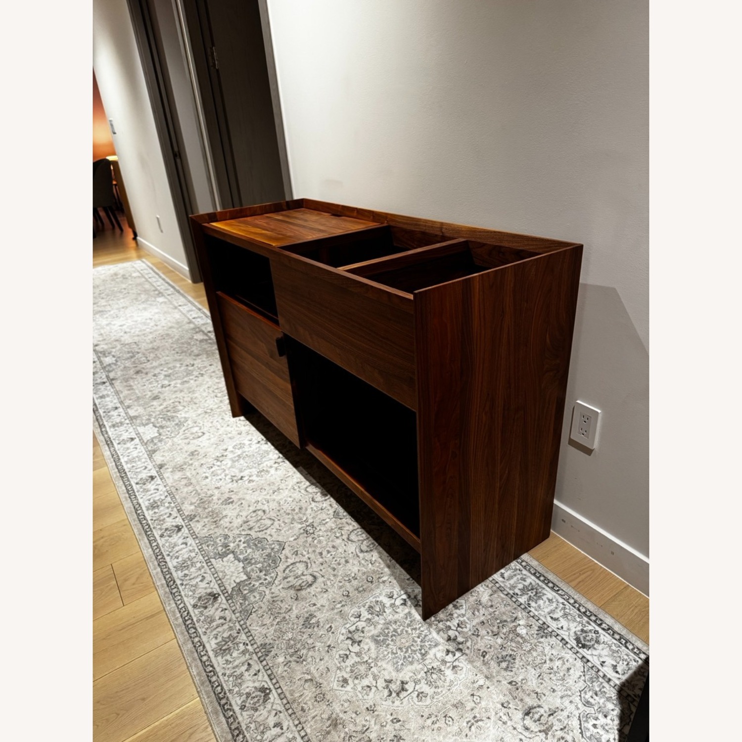 Symbol Unison 52″ Record Stand - image-4