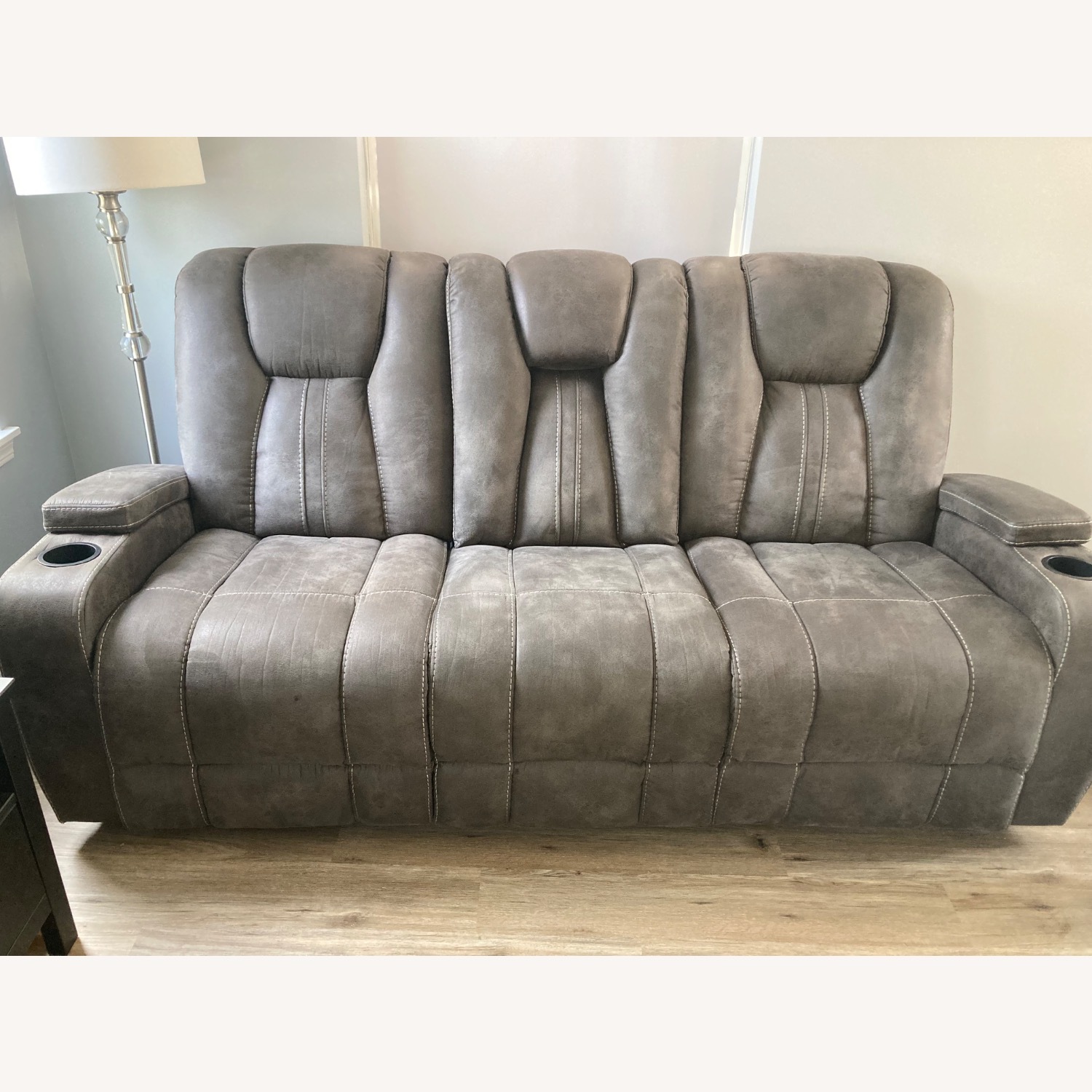 Bob's Discount Furniture Viking Dark Gray 3-Seater Sofa (Power Recliner) - image-4