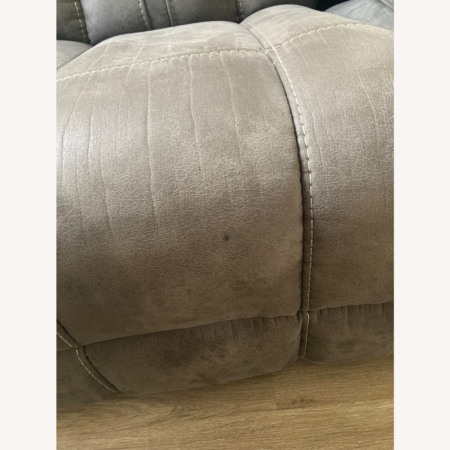 Bob's Discount Furniture Viking Dark Gray 3-Seater Sofa (Power Recliner) - image-3
