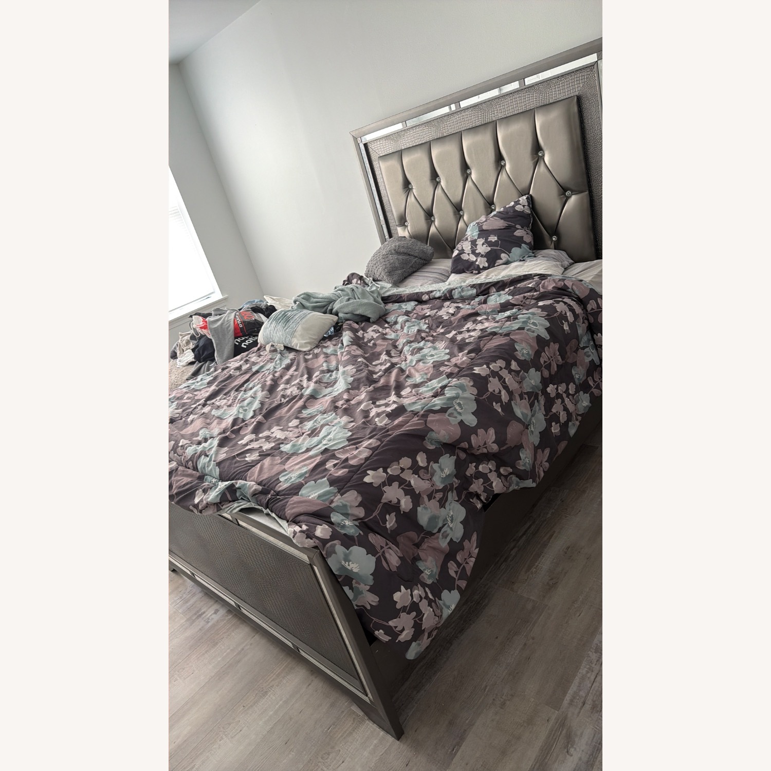 Light Gray Wood Queen Bed - image-1