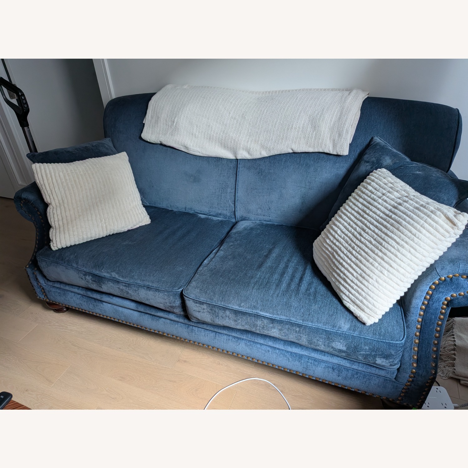 Vintage/English-style Blue Velvet Loveseat - image-2
