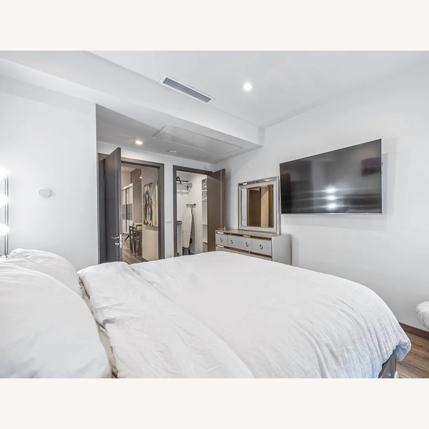 King Size Bed - image-3
