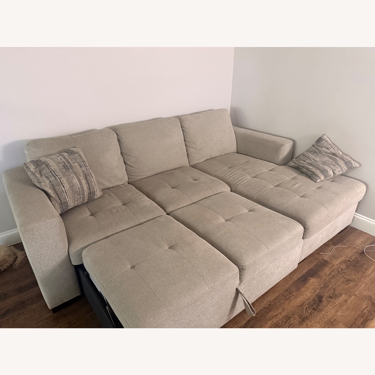 Rooms To Go Light Gray 2 Piece Sectional - image-4