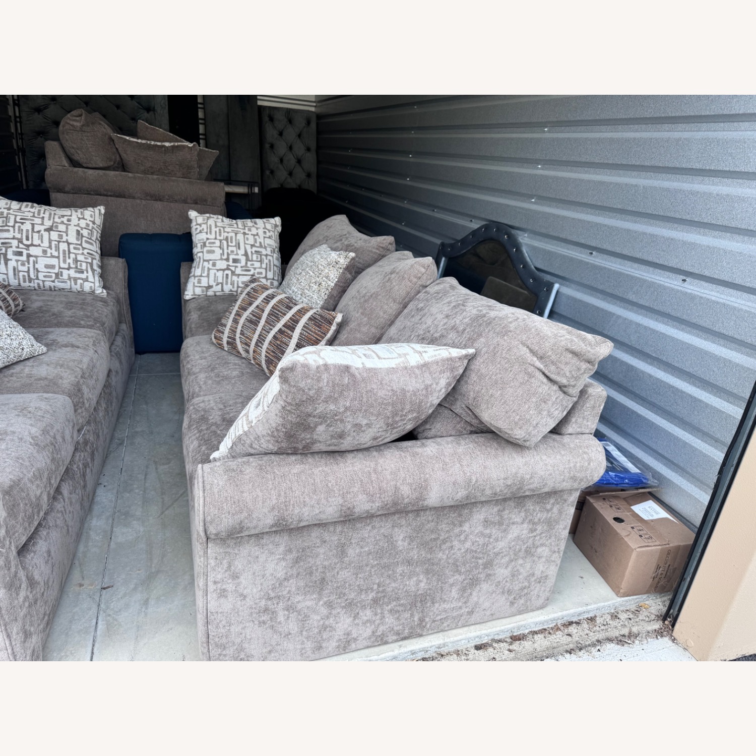 Light Gray 3+ Seater Sofa - image-3