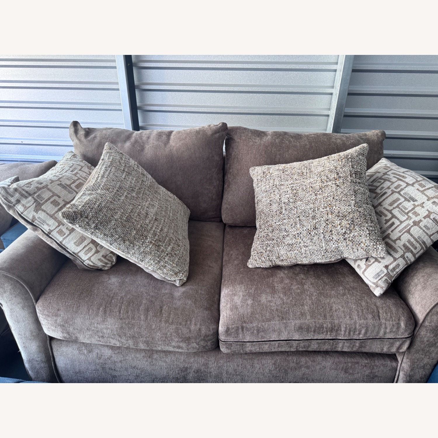 Light Gray 3+ Seater Sofa - image-6