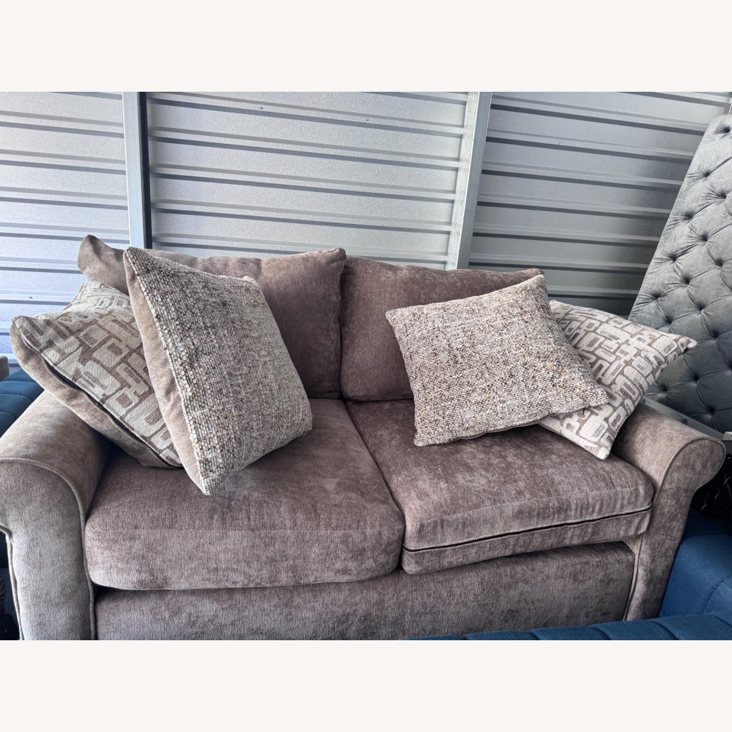 Light Gray 3+ Seater Sofa - image-5