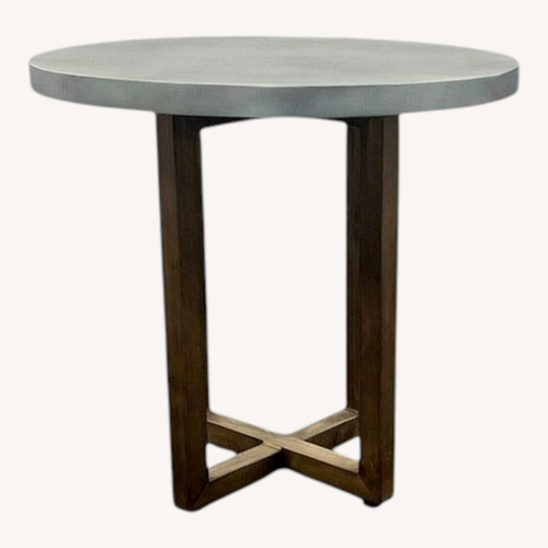 Used Gracie Oaks Round Minimalist Solid for sale on AptDeco