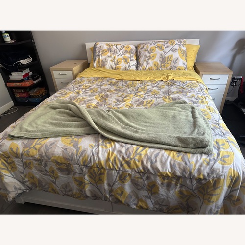 Used Wayfair Flagg Solid Wood Storage Platform Bed for sale on AptDeco