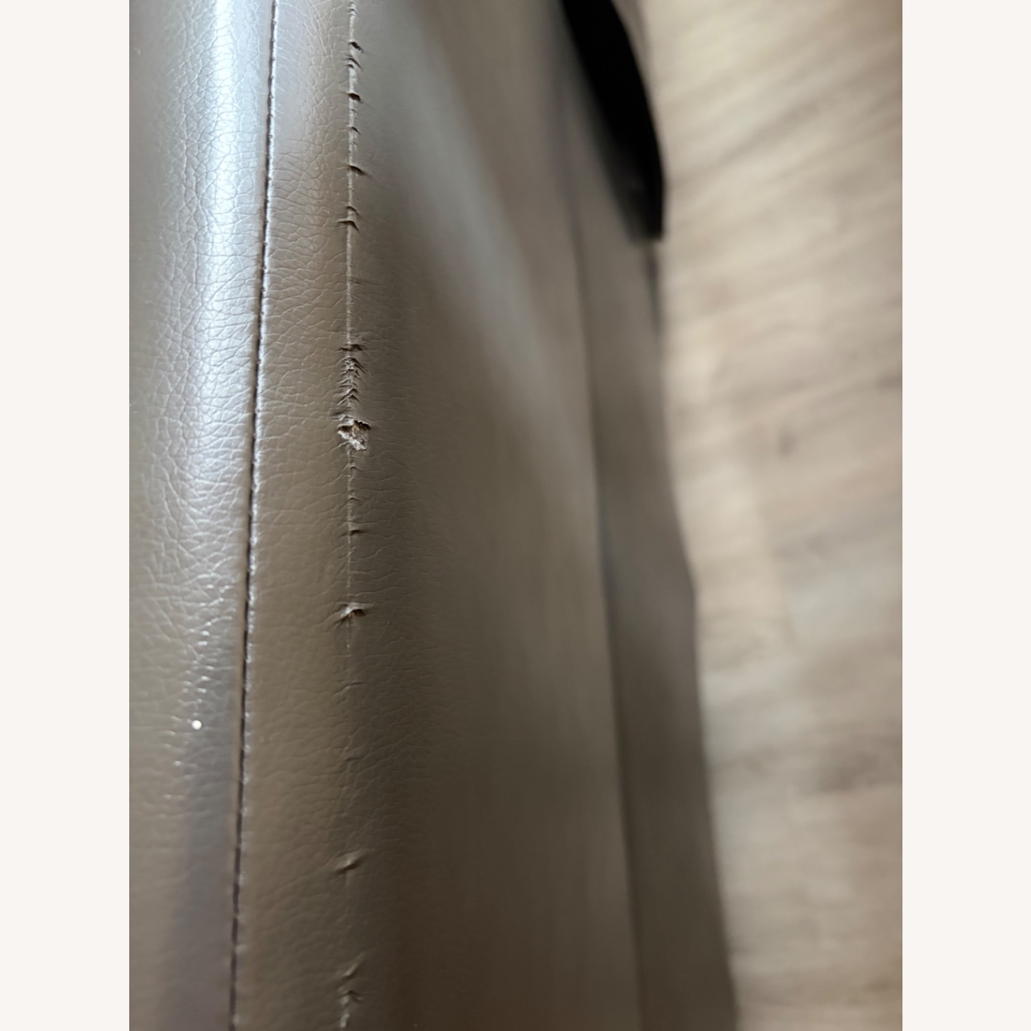 Reclyning Leather Sofa - image-9