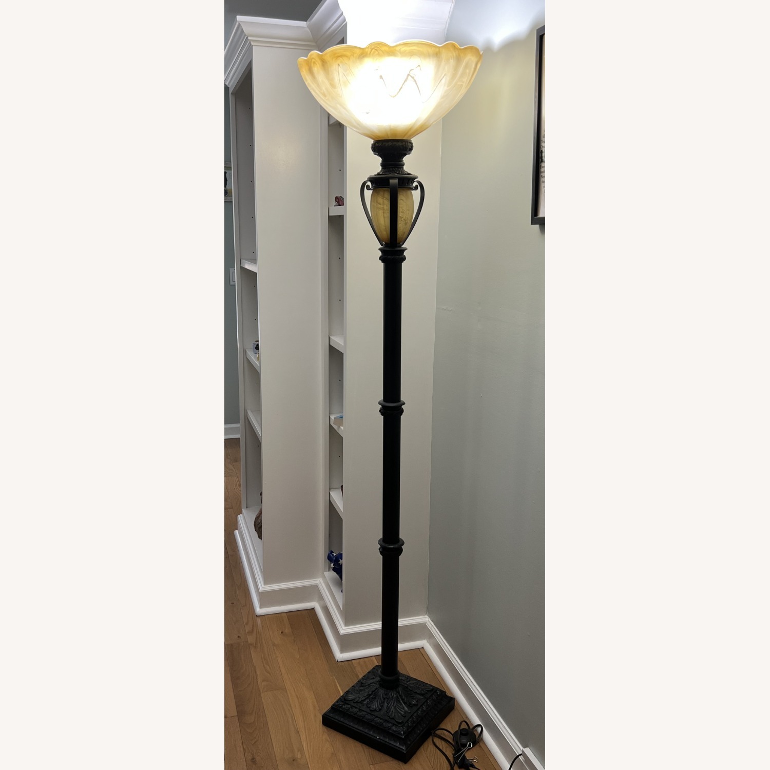Elegant Floor Lamp - image-2