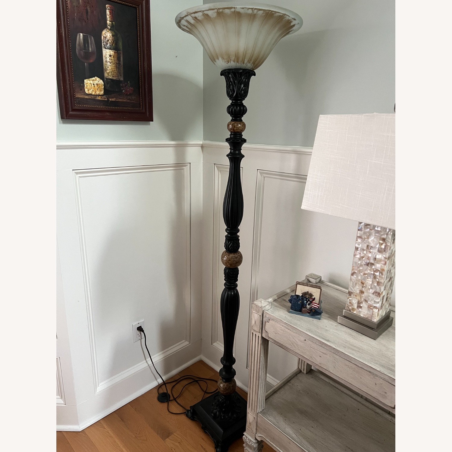 Elegant Floor Lamp - image-1