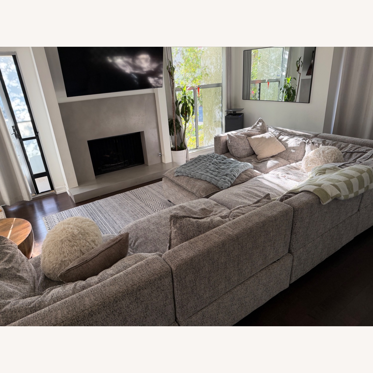 Albany Park Sectional Sofa - image-2