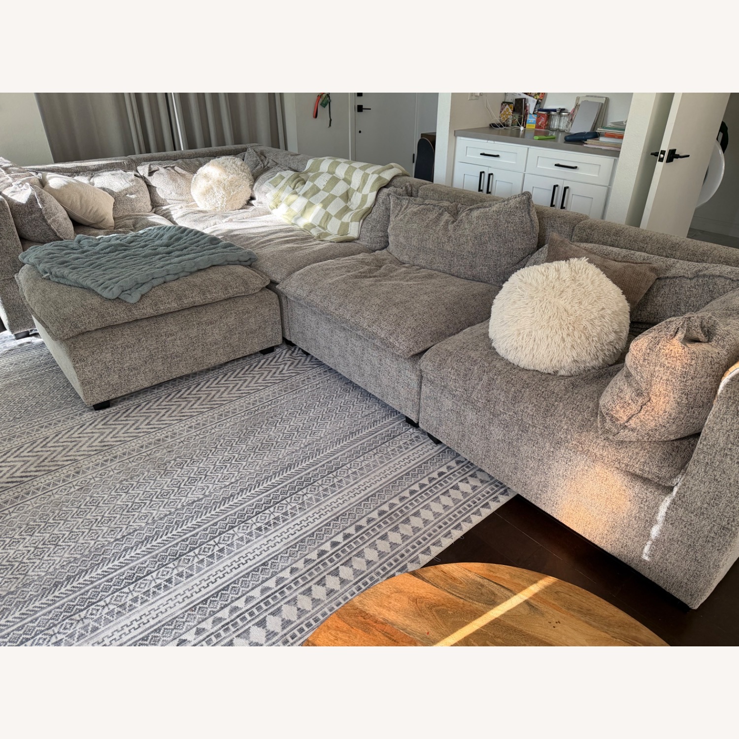 Albany Park Sectional Sofa - image-5