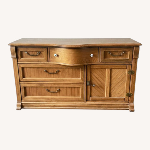 Used Traditional Oak Bedroom Dresser for sale on AptDeco