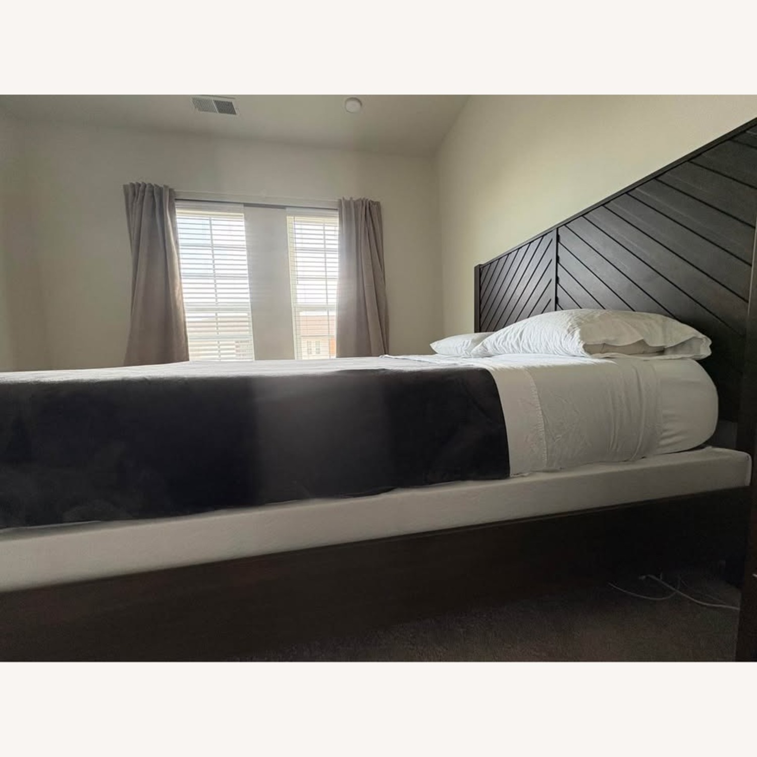 Ashley Furniture Arkenton Dark Brown Wood Queen Bed - image-2