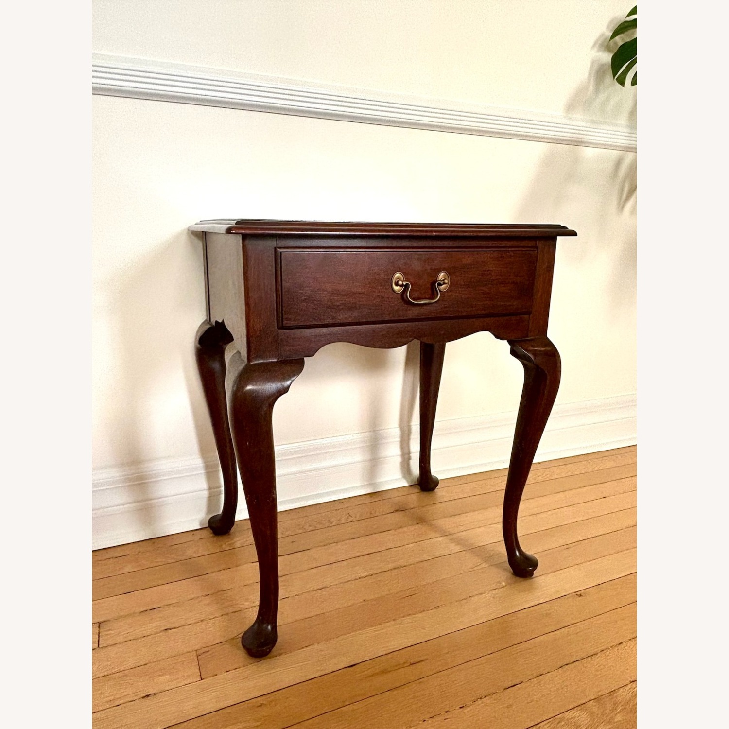 Vintage Henkel Harris Queen Anne Side Table - image-2