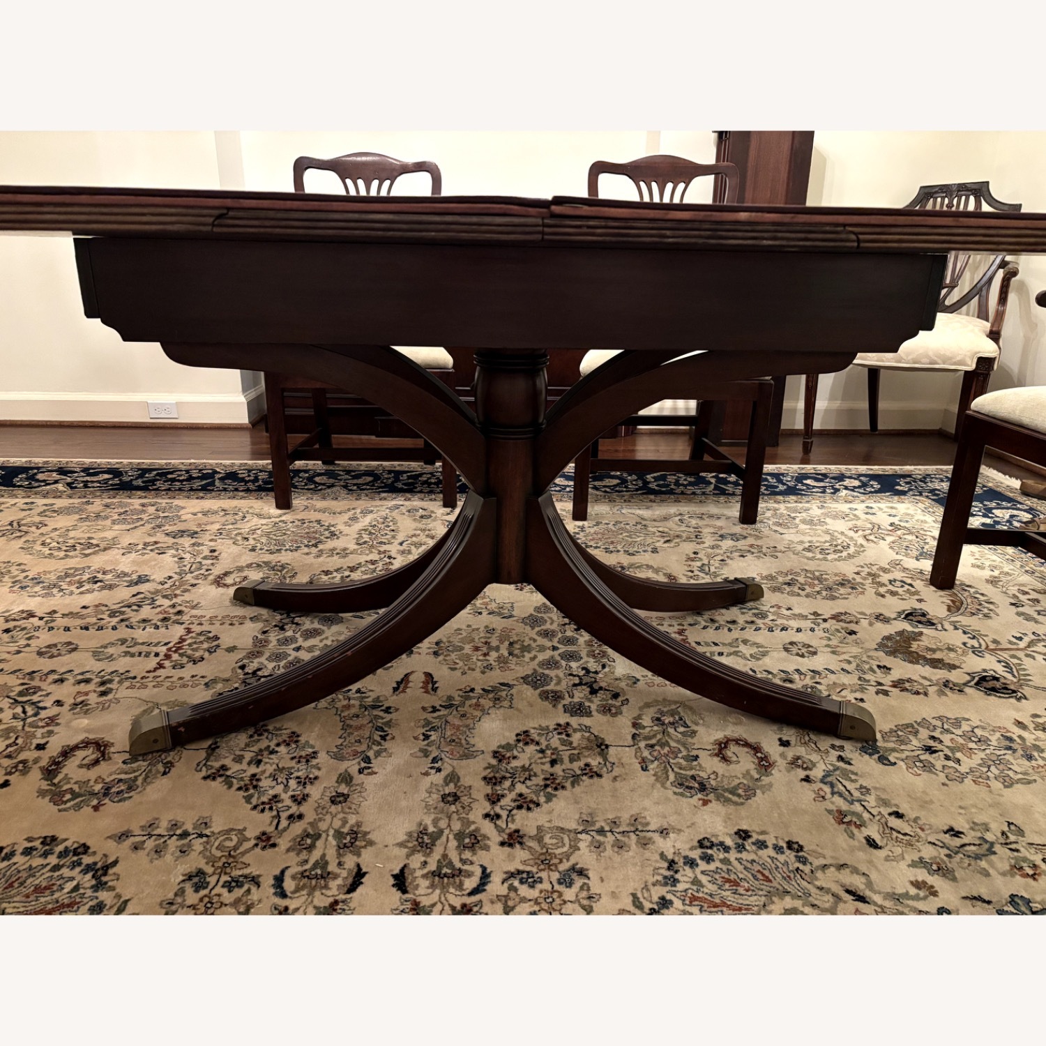 Expandable Mahogany Vintage Table - image-6