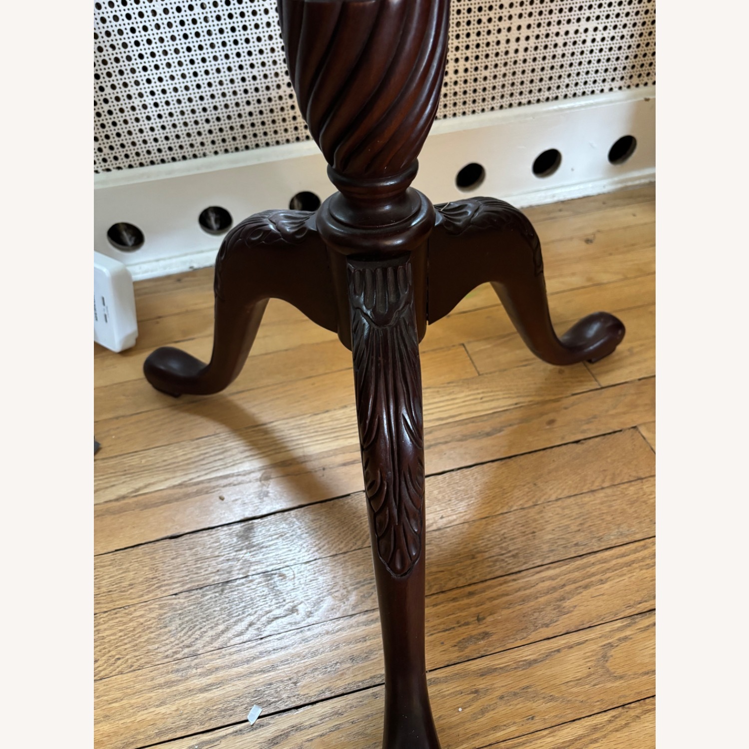 Vintage Queen Anne Mahogany Table - image-3