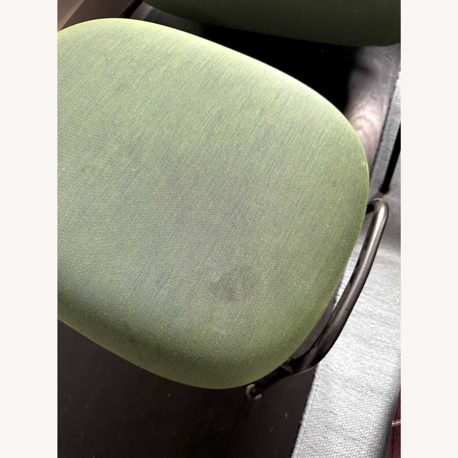Green Hem Hai Chair - image-2