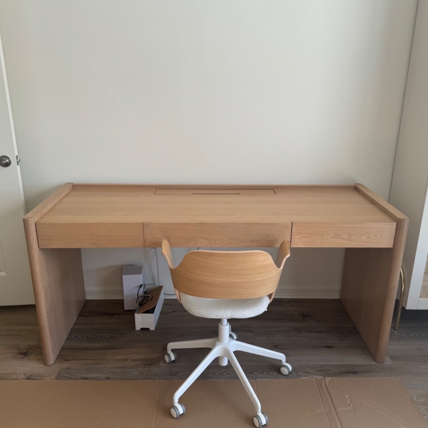 Article Torme Scandinavian White Oak Desk - image-2