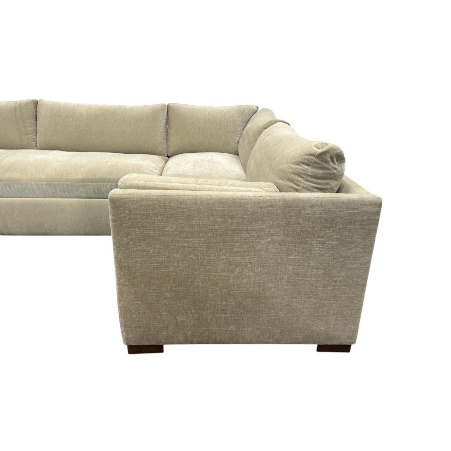 Benchmade Modern Fairfax Sectional Couch - image-14